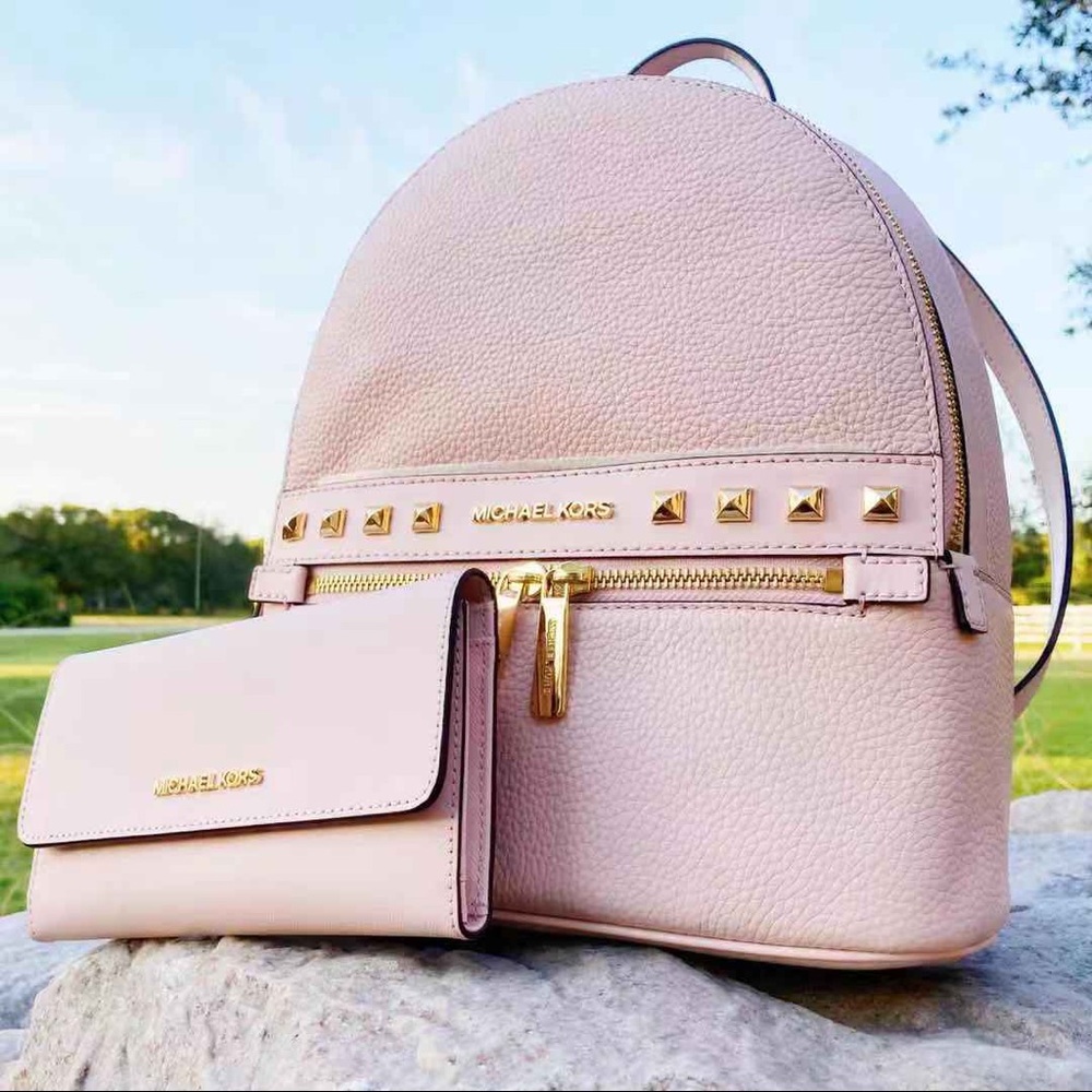 BUNDLE💞NWT Michael Kors Backpack & Wallet - Picture 2 of 5